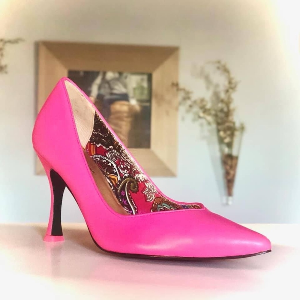 Claire Flowers Barbie pink pumps size 7